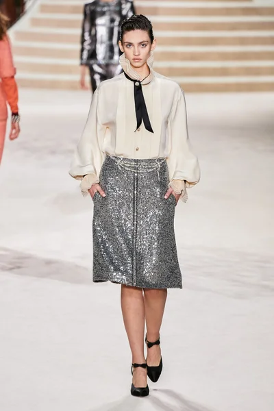 Look 37